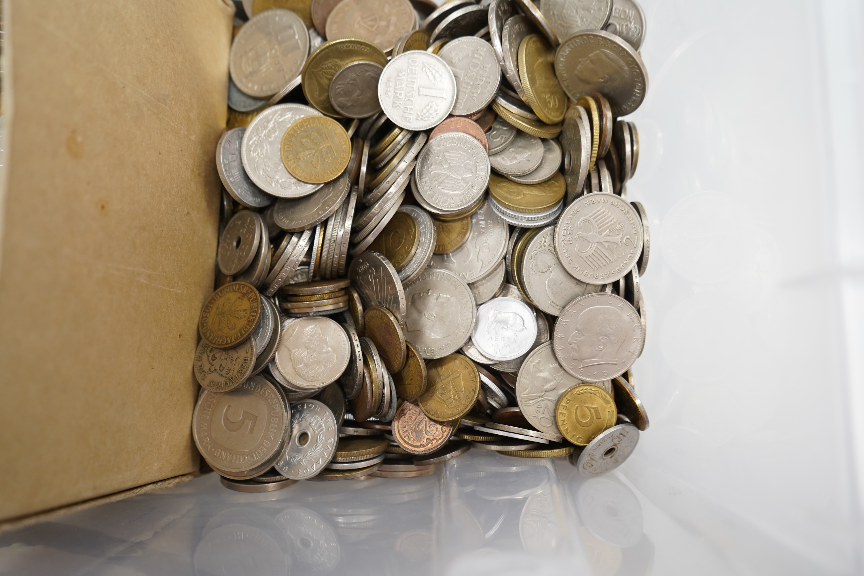 A collection of mixed coinage